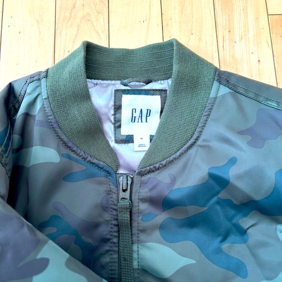 Gap cropped camo bomber jacket ladies Medium - Picture 3 of 6